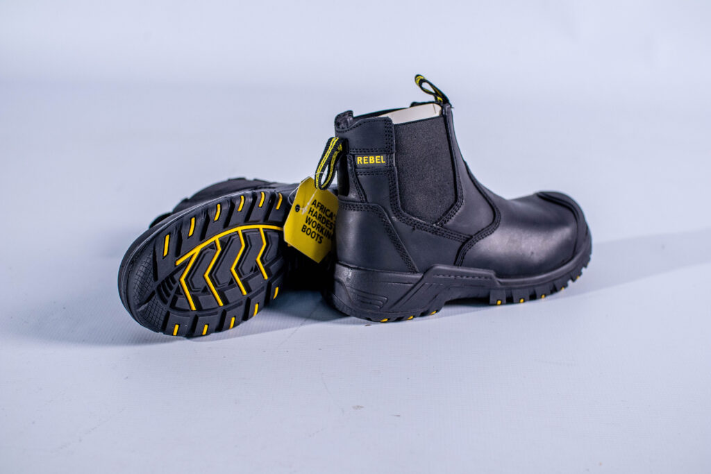 Rebel Crazy Horse Black