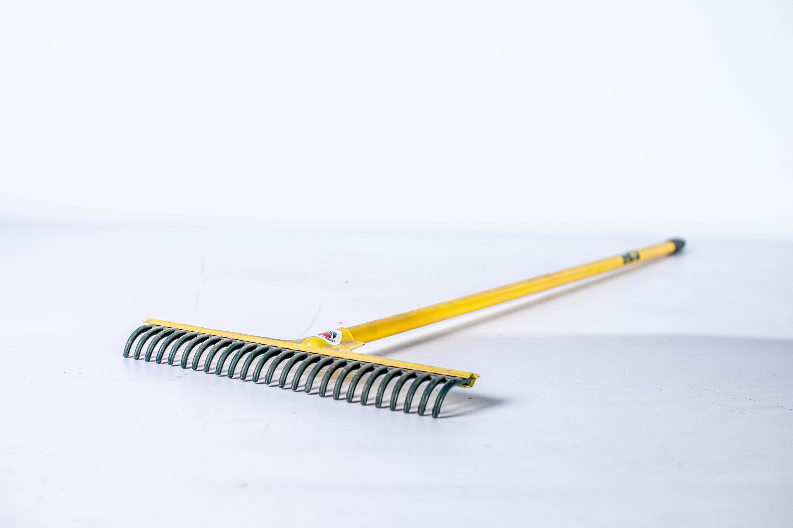 Lasher Rake 25T Rake Rubber Cw Steel Handle